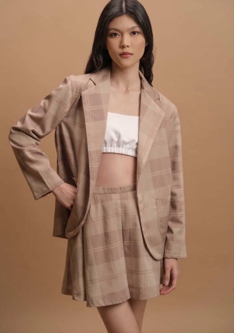 NEW! NOVERE - Plain and Plaid Blazer (Kategori: Baju Luaran) berada di Tangerang. Dikirim oleh influencerspreloved (ID iklan 1448619209, Gambar 1). Deskripsi: Retail Rp 699.000.