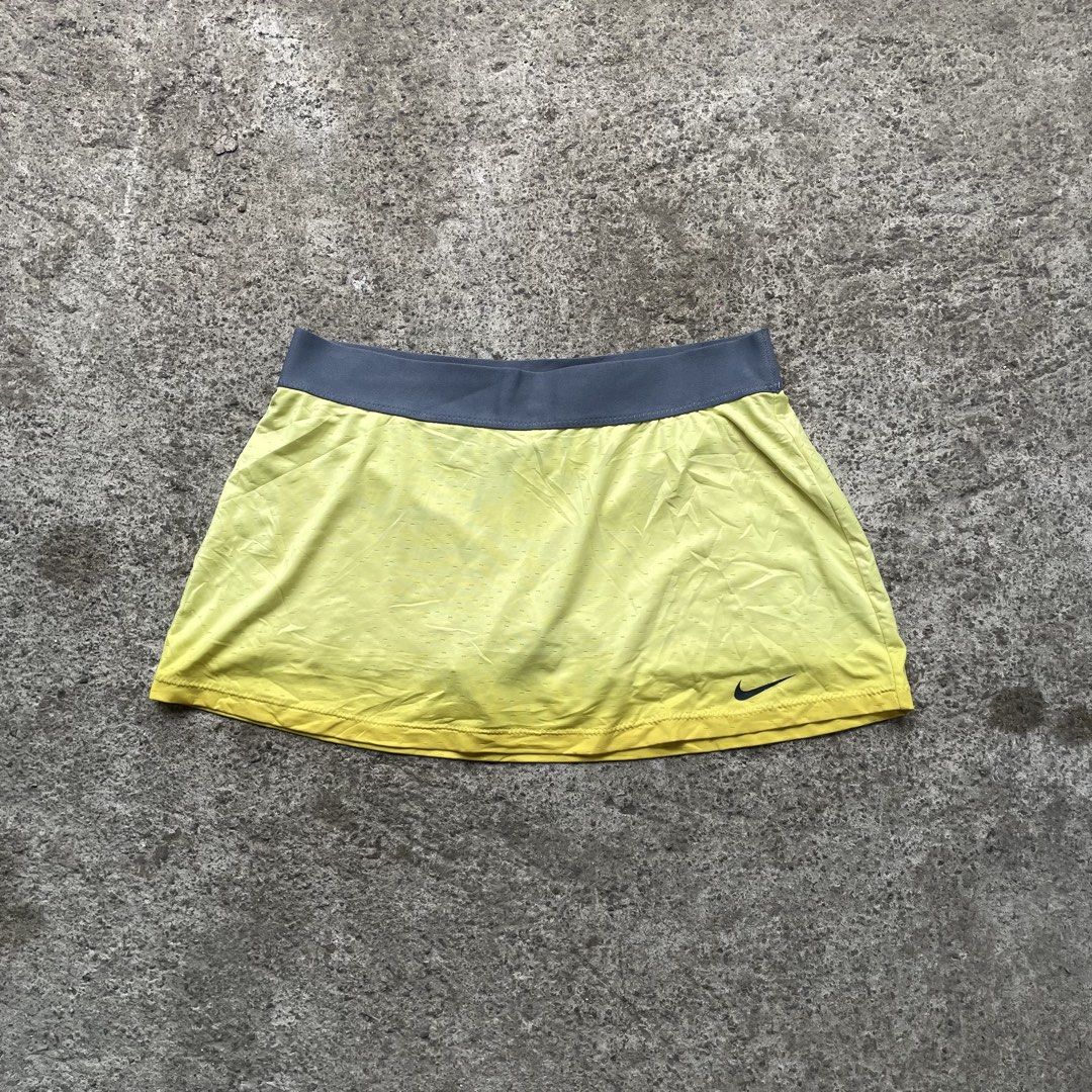 Nike Ombre Mini Skirt (Category: Activewear) located in Cebu City. Submitted by jaydeeace (Listing ID 1448627834, Image 2). Description: Nike Ombre Mini Skirt Large | 30-40 waist Length 12 Excellent condition Minimal issue on print With inner Cycling Dm if Interested 📩.