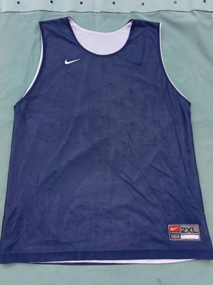 NIKE SANDO (Category: Activewear) located in Manila. Submitted by thriftzonee (Listing ID 1448484857, Image 1). Description: VTG NIKE 2XL ISSUE:RANS.