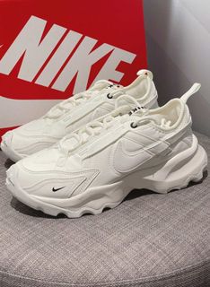 （分類：）位於 。 由 asicsstudio8 提交（商品編號 1448510974，圖片 1）。簡介： 。
