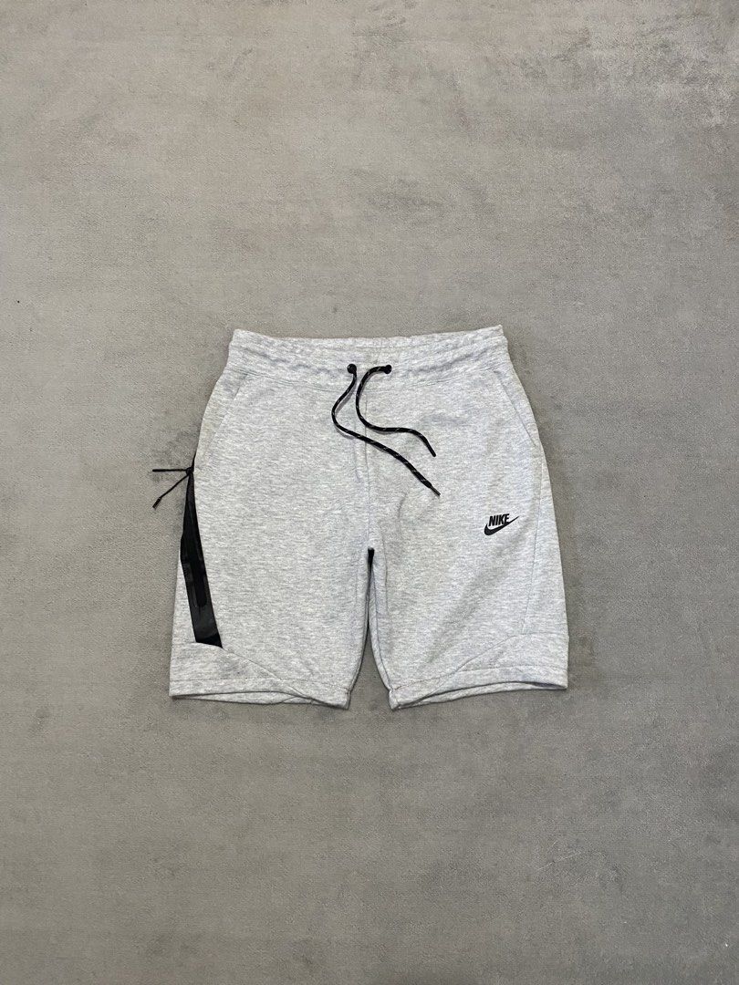 nike tech fleece short (Category: Shorts) located in Rodriguez. Submitted by shawave_thrift (Listing ID 1448654130, Image 1). Description: nike tech fleece short 30-32” waist 18.5” length 12” thigh condition: excellent color rate: 9/10 flaws: none + shipping.