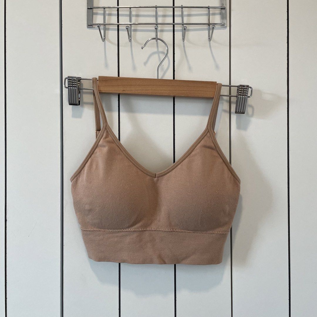 Nude Brown Ribbed Padded Bralette (Category: New Undergarments & Loungewear) located in Kuala Lumpur. Submitted by chubbychubb (Listing ID 1448628743, Image 1). Description: 📌 No price nego & no COD 📌 Shipping fee RM8 SM & RM15 SS 🚚 📌 Buy 3 items to get FREE shipping (Sabah & Sarawak get RM7 OFF) Body Width: 80-86cm Body Length: 28cm (Adjustable) 📌 Size may have 1-5cm differs due to manual measurement 📸 Product color may slightly vary due t