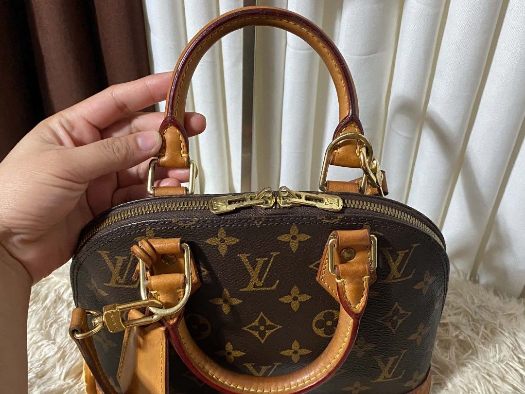 Orig Bb alma (Category: Luxury Bags & Wallets) located in Tagum. Submitted by luxbagelyas (Listing ID 1448543314, Image 3). Description: replace sling ,from original lv palermo sign of use good condition no crackings Japan item.