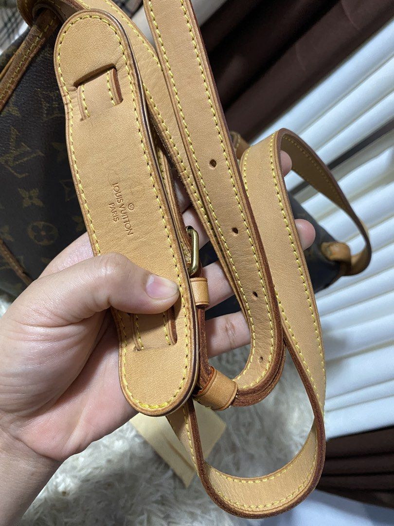 Orig Saumur 30 (Category: Luxury Bags & Wallets) located in Tagum. Submitted by amarasluxbag (Listing ID 1448612987, Image 3). Description: Good condition May cracks sa vachetta pipings Strap super ganda pa malinis loob .