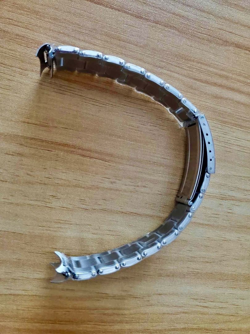 Rolex Oysterdate Precision Bracelet 19mm (Category: Luxury Watches) located in Makati City. Submitted by wrist_connection (Listing ID 1448587876, Image 3). Description: Oysterdate Precision Bracelet 19mm For Vintage models like 6694 Oysterdate Precision, Air-King Precision, 1500, 15000 and other Vintage models with 19mm lugs You can see the fit of the endlink on the case on the last pic.