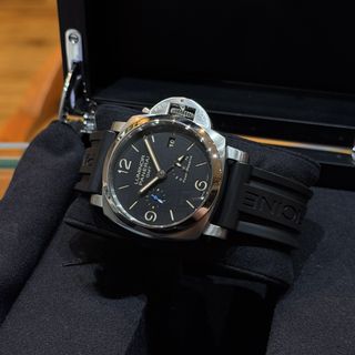 (Category: ) located in . Submitted by allwatches_anson (Listing ID 1448562197, Image 1). Description: .