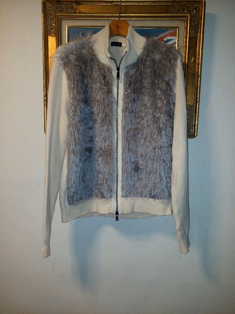 Paul & shark (Category: Coats, Jackets and Outerwear) located in Santa Rosa. Submitted by roycerocus (Listing ID 1448487537, Image 1). Description: good as new merino wool & rabbit fur materials large size.