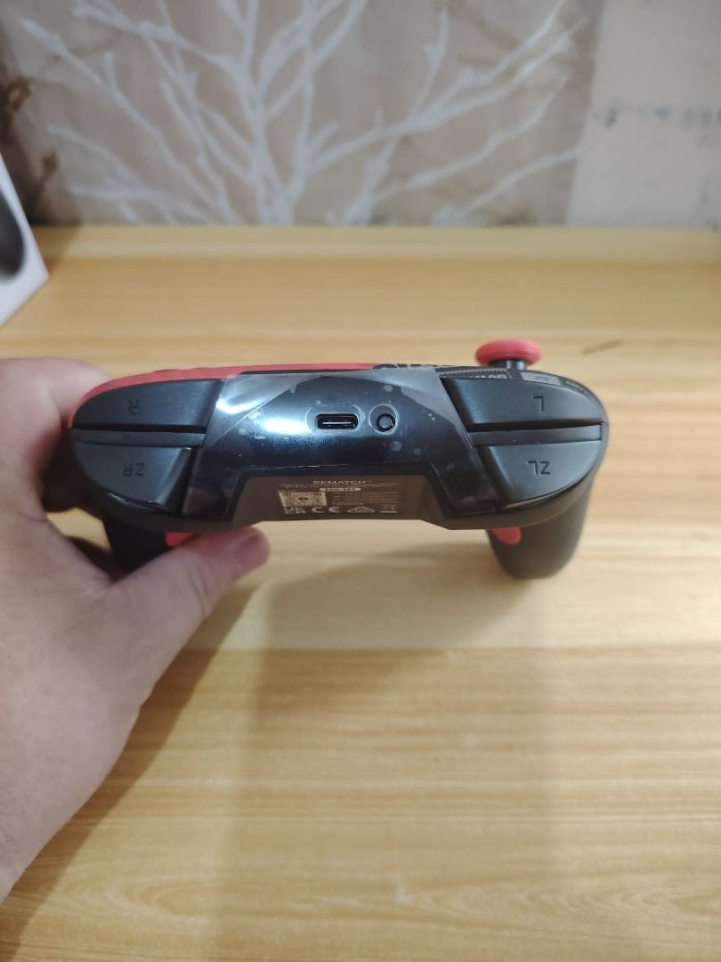 PDP Rematch Glow for Switch 2, Switch V1, V2, OLED (Category: Controllers) located in Paranaque City. Submitted by thebiskwitcompany (Listing ID 1448513537, Image 2). Description: PDP Rematch Glow Wireless Gaming Controller P1995 -Like New -No Issue (ghost touch, ghost analog, etc..) -Excellent battery life ***compatible with Switch 2, Switch 1, V1, V2 and OLED. Experience the thrill of the race with the Grand Prix Mario design Glows in the dark 