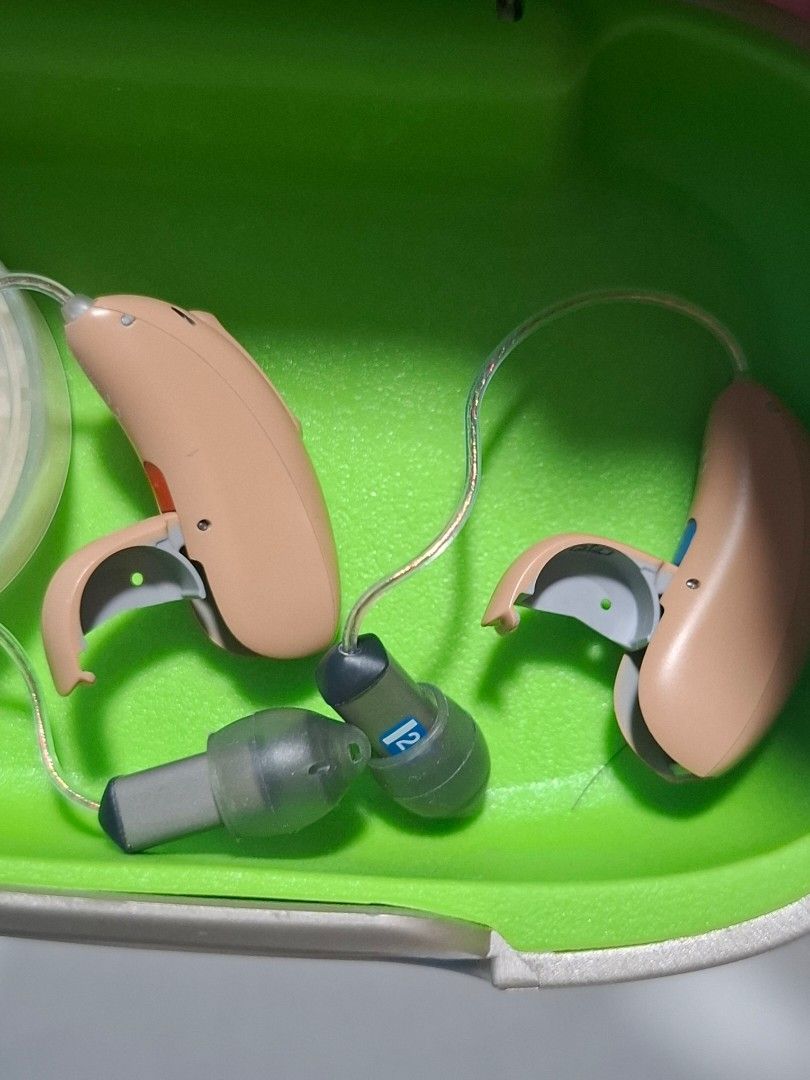 Phonak Hearing Aid Audeo L50-312 (Category: Everything Else Others) located in Quezon City. Submitted by ajc___ (Listing ID 1448509836, Image 3). Description: -with receipt -original price at 182,000 (see last picture) - Used for less than a year - cleaned c/o Manila Hearing Aid - negotiable - no issues .