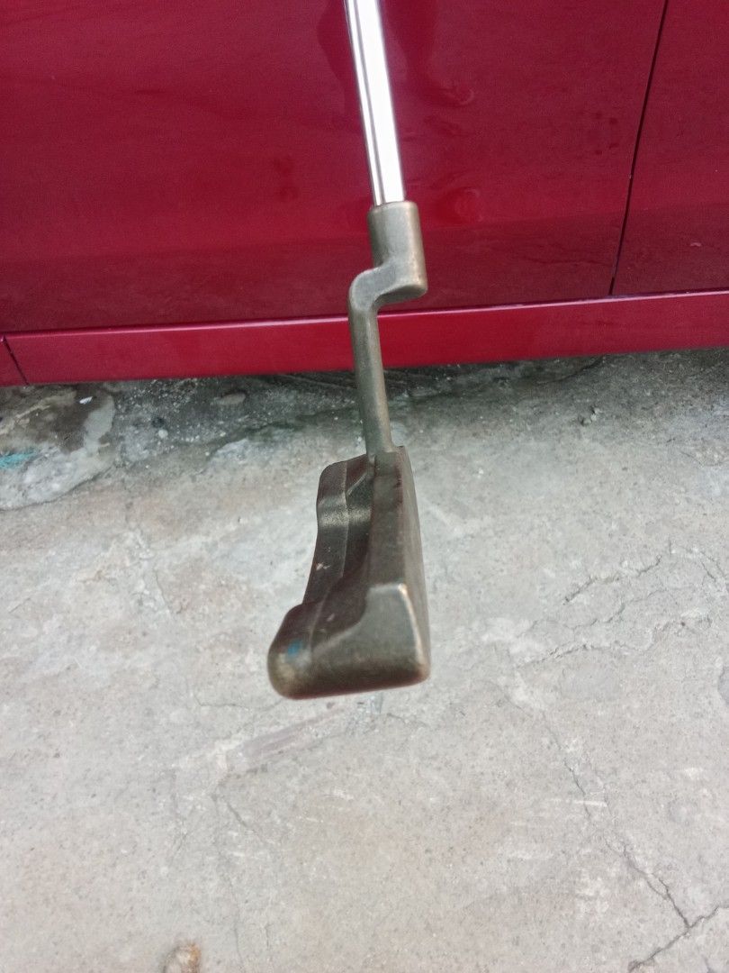 Ping Answer Karsten blade type Putter, right handed (Category: Golf) located in San Pedro. Submitted by trisheljas_japansurplus (Listing ID 1448487739, Image 3). Description: 📍For Sale📍 Ping Answer Karsten blade type golf Putter steel shaft, right handed location 📍 Filinvest Homesite barangay bagong silang san pedro laguna 📍.