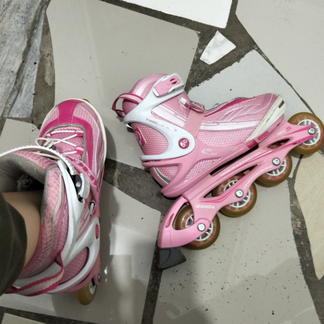 Pink Rollerblade Inline Skates (Category: Skates, Rollerblades & Scooters) located in El Salvador. Submitted by francheskaukayukay (Listing ID 1448509024, Image 3). Description: - Pink and white inline skates - Four wheels per skate size 6-8 Women - Adjustable strap for a secure fit - Laces up the front - Great for cruising - Shows some scuffs on wheels and frame from use - Still rolls smoothly.