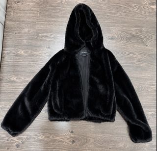 (Category: ) located in . Submitted by luxgiftsg (Listing ID 1448622322, Image 1). Description: .