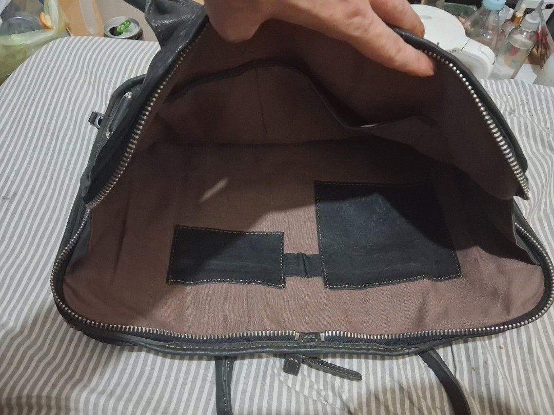 Rabeanco （分類：Tote Bags）位於 Hong Kong。 由 gareth56 提交（商品編號 1448509002，圖片 3）。簡介： 100% new 100% leather 。