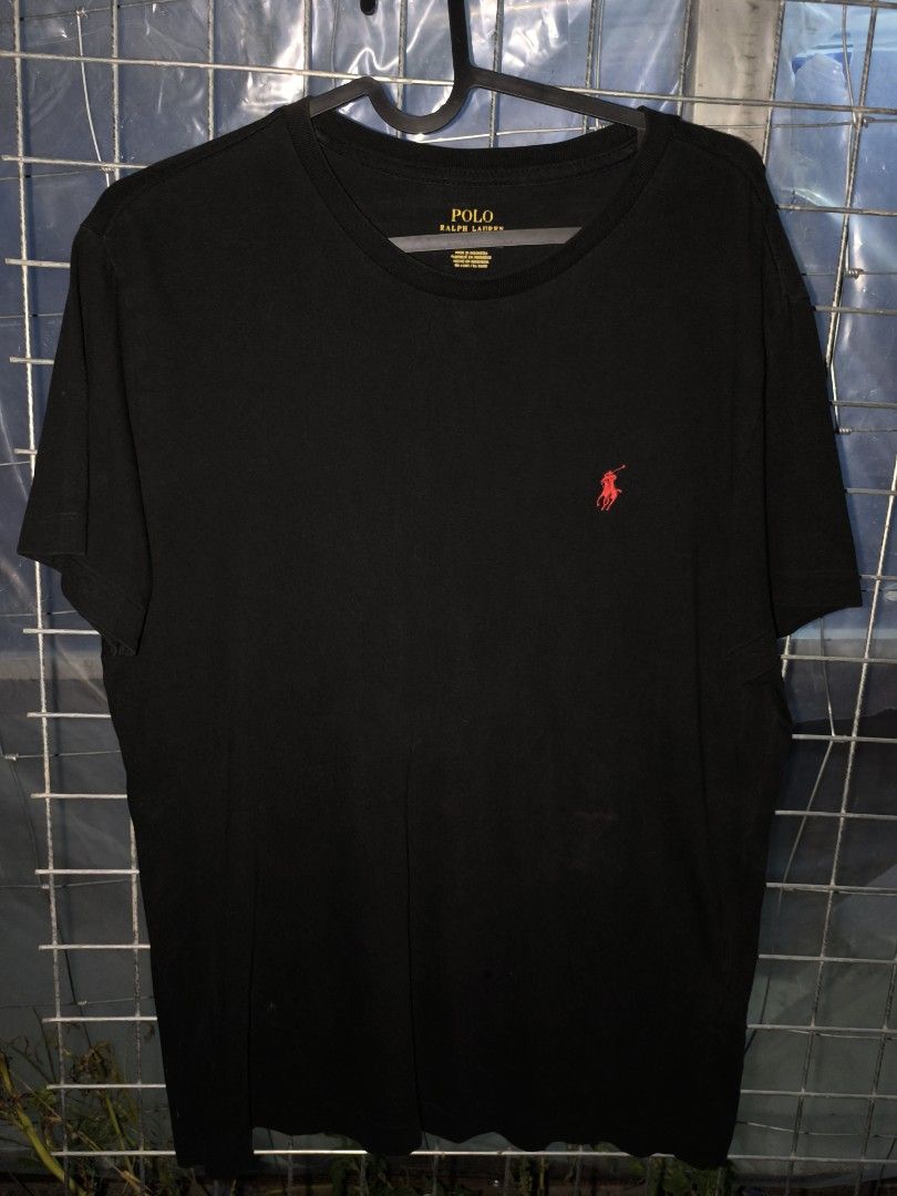 Ralf Lauren black T-shirt (Category: Activewear) located in Davao. Submitted by gabriieeel (Listing ID 1448623497, Image 1). Description: .