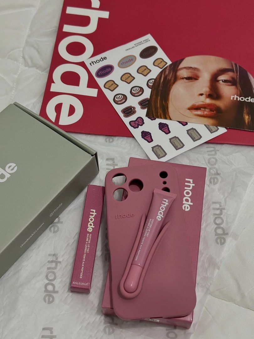 Rhode phone case set (Category: Makeup) located in San Rafael. Submitted by shilloane (Listing ID 1448652879, Image 3). Description: Rhode phone case from US manufacturer Inclusions: Rhode case + Lip peptide + rhode paper bag.