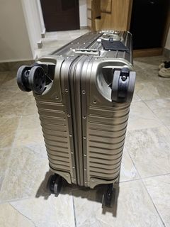 （分類：）位於 。 由 vinkilaw 提交（商品編號 1448509009，圖片 1）。簡介： 。
