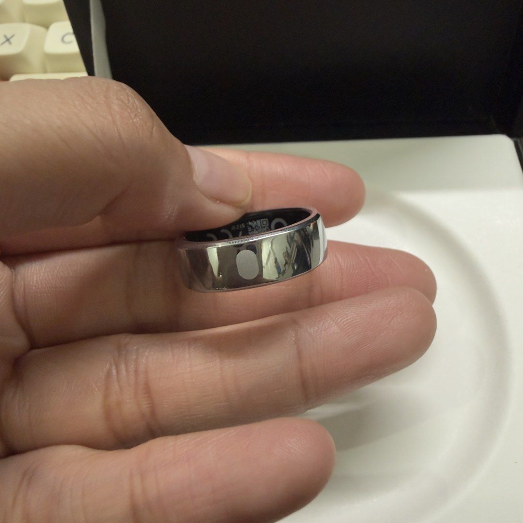 RingConn Gen 2 Air (Category: Wearables & Smart Watches) located in Manila. Submitted by jhesadavid (Listing ID 1448502516, Image 2). Description: 2 days old Ringconn Gen 2 Air Silver Size 7 Rfs: wrong size - RingConn Gen 2 Air Smart Ring - AI Health for All - Color: Silver-toned with black inner band - Sleek design for everyday wear - Tracks your health - Comes in original packaging.