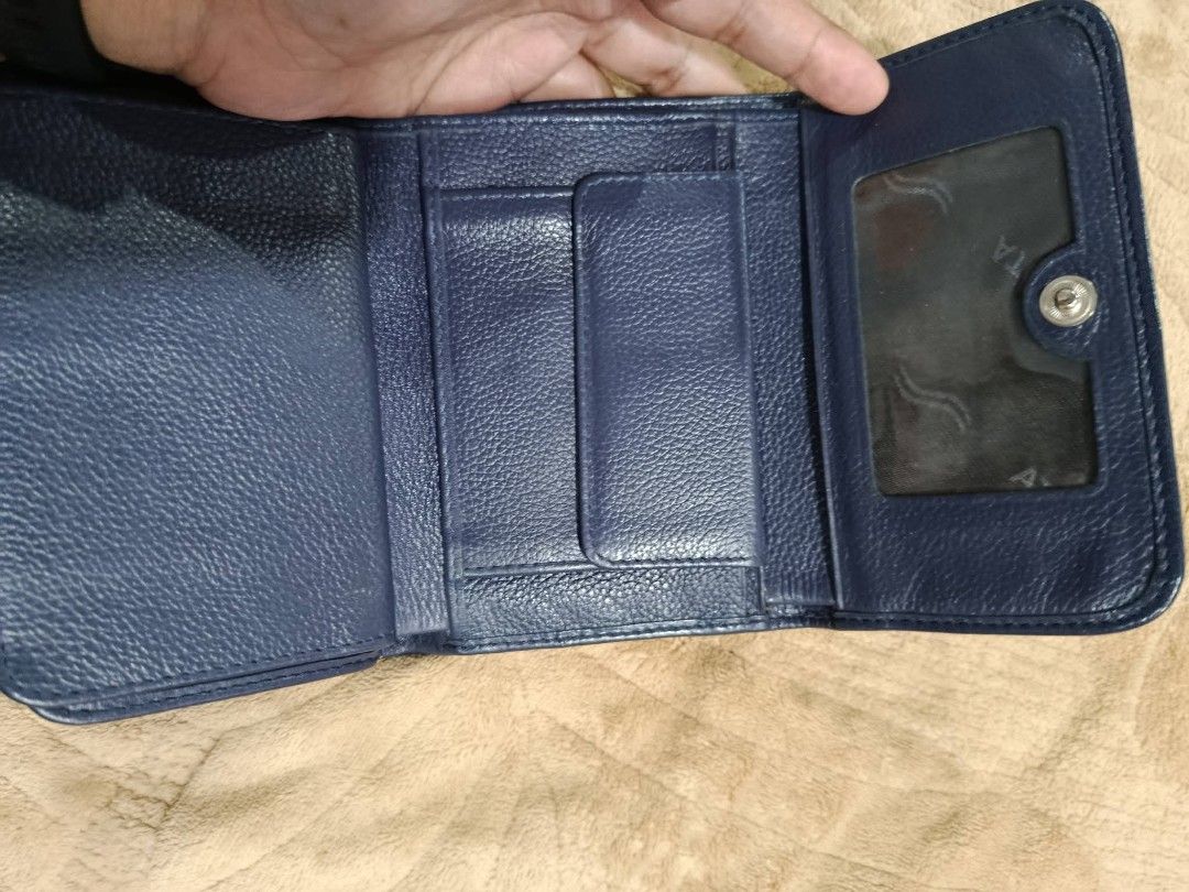 Rota Genuine Stingray Leather Wallet (Category: Wallets & Card holders) located in Baguio. Submitted by gabierfinds (Listing ID 1448527933, Image 3). Description: Rota Genuine Stingray Leather Wallet Ang gandaaa 🫶 Beaded texture Excellent condition 25 times the lifespan of a standard cowhide 😱 1,500.