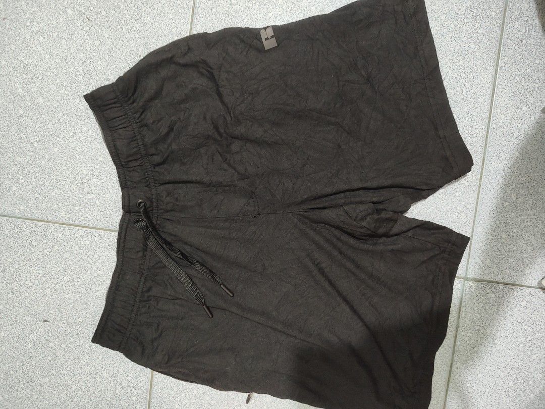Russel athletic (Category: Shorts) located in Labo. Submitted by ronelryan (Listing ID 1448620561, Image 1). Description: Medium on tag Above knee 30 - 34 x 17.5 As new may butas lang nasabit ata see pix.