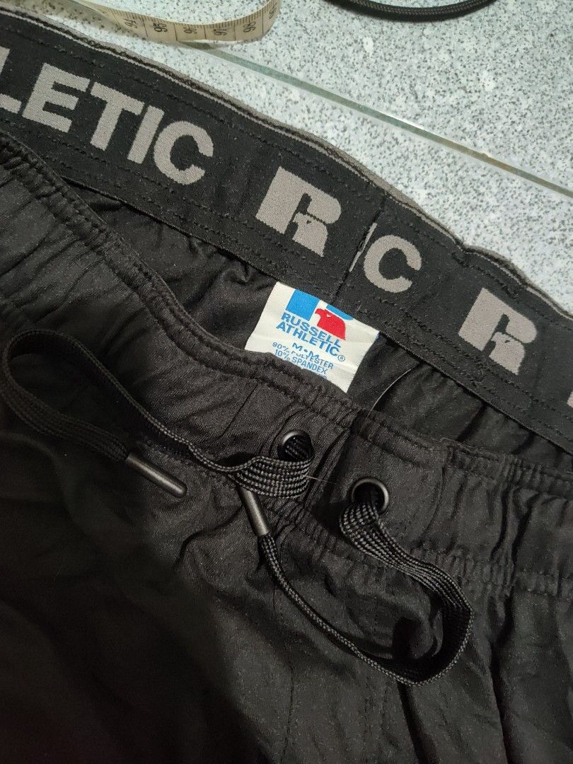 Russel athletic (Category: Shorts) located in Labo. Submitted by ronelryan (Listing ID 1448620561, Image 3). Description: Medium on tag Above knee 30 - 34 x 17.5 As new may butas lang nasabit ata see pix.