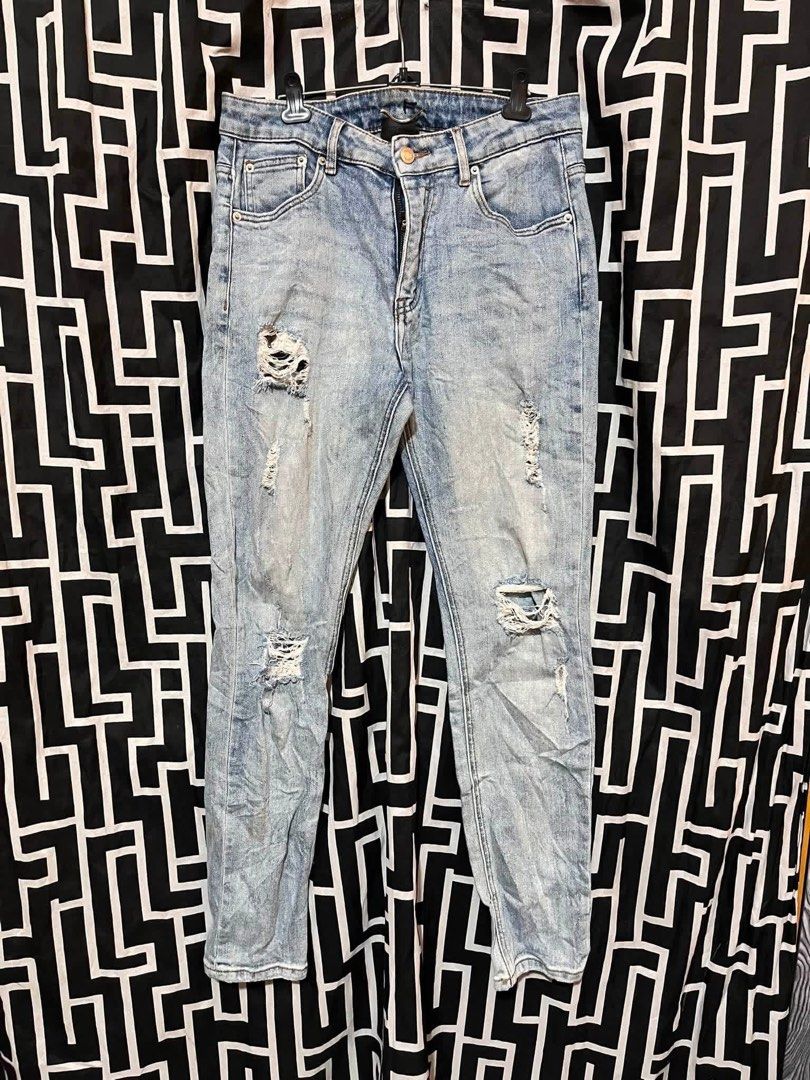 SAINT LAURENT SLIM JEANS (Category: Luxury Apparel) located in Manila. Submitted by bibiiii131998 (Listing ID 1448639627, Image 3). Description: Details W32 stretchable L41 Loc.Baclaran Paranaque.