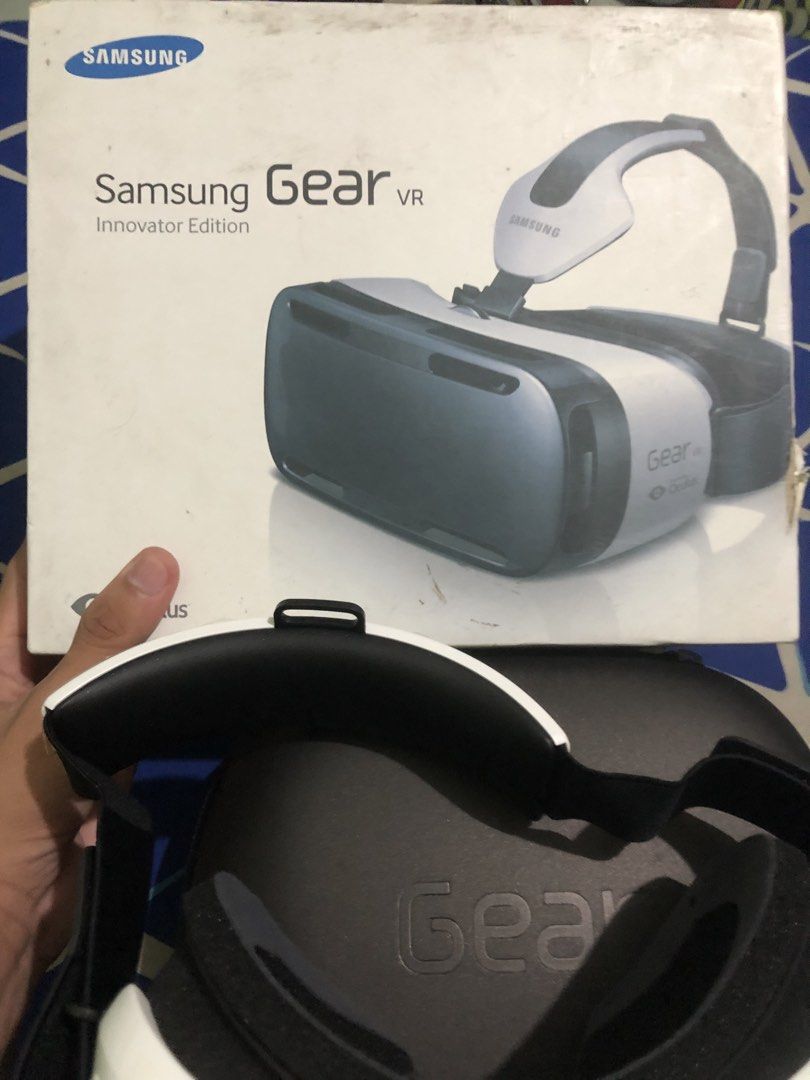 Samsung Gear VR Innovator Edition powered by Oculus (Category: Virtual Reality) located in Quezon City. Submitted by markgolveo (Listing ID 1448637330, Image 3). Description: Samsung Gear VR Innovator Edition powered by Oculus As good as new With hard case and its box packaging.