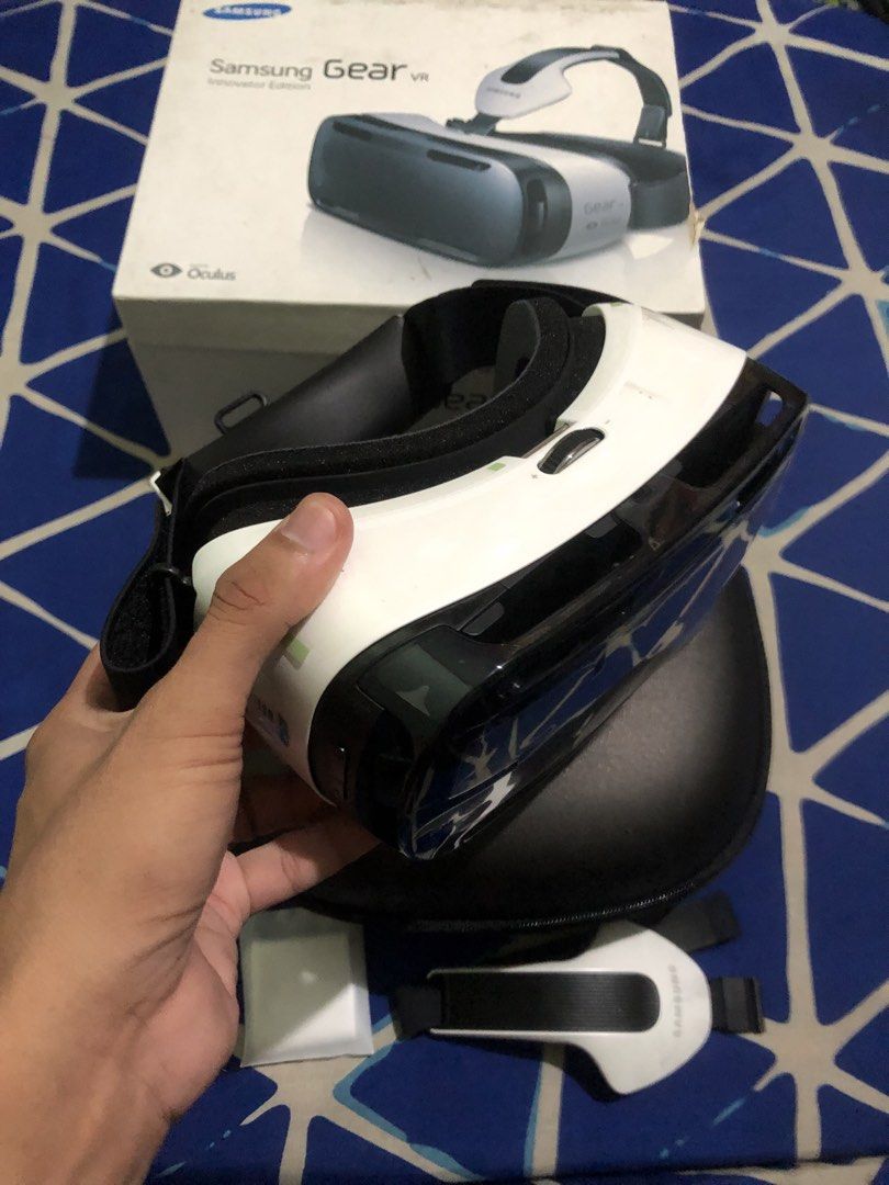 Samsung Gear VR Innovator Edition powered by Oculus (Category: Virtual Reality) located in Quezon City. Submitted by markgolveo (Listing ID 1448637330, Image 2). Description: Samsung Gear VR Innovator Edition powered by Oculus As good as new With hard case and its box packaging.