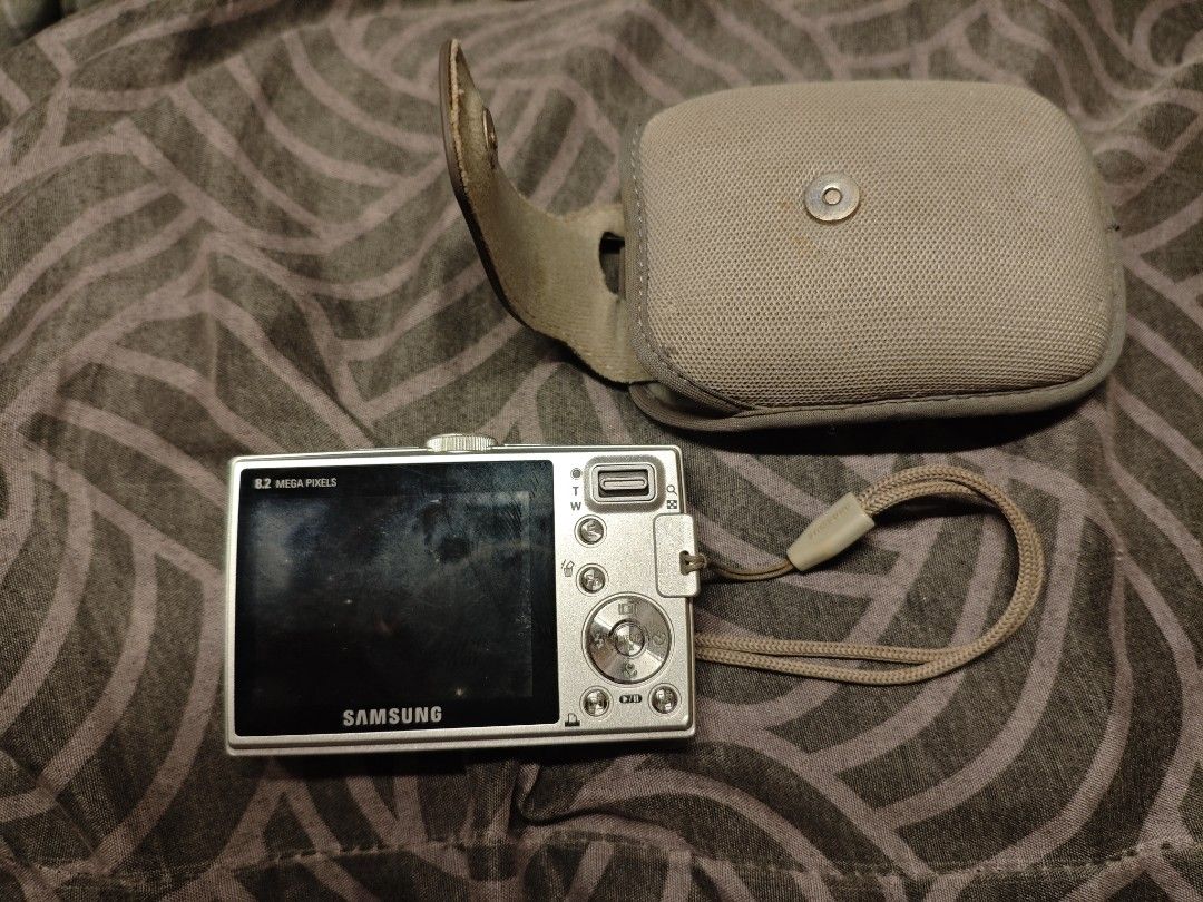 Samsung L100 Digital Camera with Case untested (Category: Cameras) located in Manila. Submitted by jocsssing (Listing ID 1448525087, Image 2). Description: - Samsung L100 Digital Camera - 8.2 Megapixels - Face Detection - Image Stabilization - Silver Color - Includes Protective Case - Includes Strap - Ideal for quick snaps and everyday use.