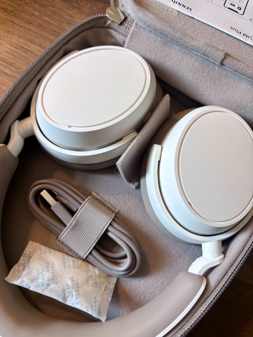 Sennheiser Accentum Plus (Seldom Used) (Category: Headphones & Headsets) located in San Juan City. Submitted by vitfrancesco (Listing ID 1448661212, Image 3). Description: FS/FT: Sennheiser Accentum Plus (Seldom Used) Selling Price: 6,880 Trade Price: 8k Willing to trade with WHXM5 or Nothing Headphones. ***Pick-up only in Robinsons Magnolia Q.C.***.