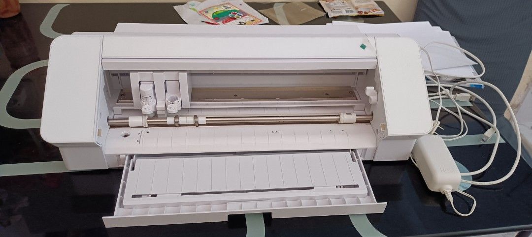 Silhouette Cameo 4 Cutting Machine with Accessories (Category: Craft Supplies & Tools) located in San Pablo. Submitted by amei56625 (Listing ID 1448534798, Image 1). Description: - Silhouette Cameo 4 cutting machine - Includes power adapter - Comes with various blades - Original box and packaging included - Ideal for crafting and DIY projects - Ready for a new home - Feel free to ask questions!.