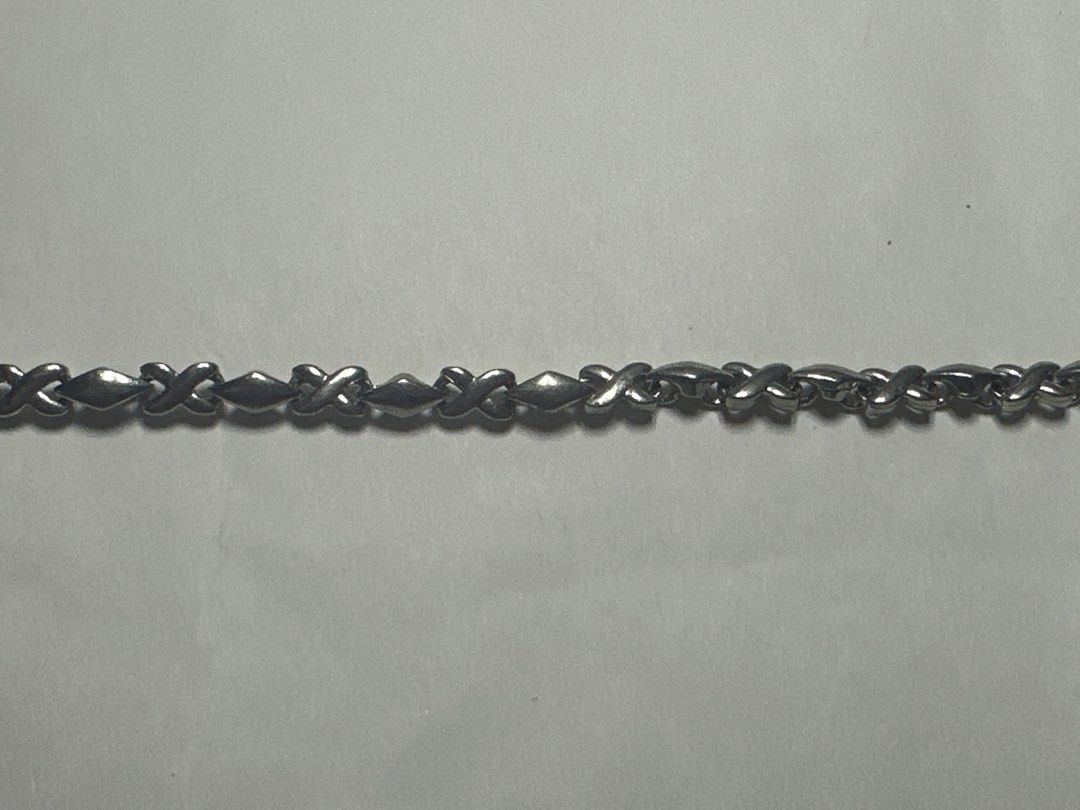 Silver Tone "XOXO" Link Chain Bracelet (Category: Bracelets) located in Manila. Submitted by arahazelnut (Listing ID 1448665111, Image 1). Description: -please manage your expectations -worn few times. Natambak nalang sa accessory box kaya medyo nagtarnish na -decluttering to fund my wisdom tooth extraction -SF will be covered by the buyer -location: Sta. Mesa near LRT V. Mapa station.