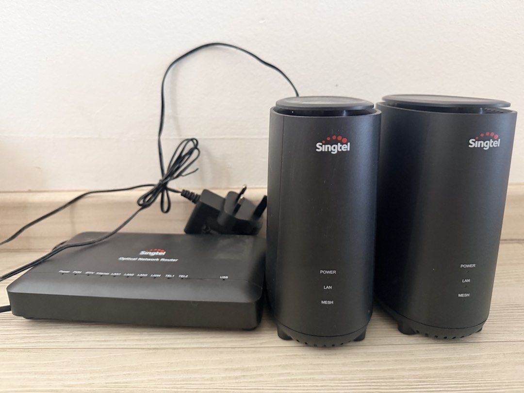 Singtel Optical Network Router + 2 Mesh WiFi Extenders504616406850611201