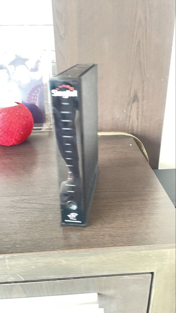 Singtel WiFi Router with Power Adapter505245496688005121