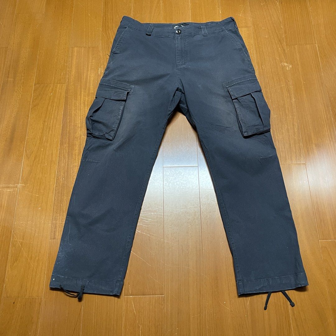 由 lienbryant (刊登 ID 1448672415，圖片 3) 提交，位於 台中市 (Taichung) 的 (size 34w XL) Nike SB暗藍色超帥工裝長褲（34-1） (類別：其他長褲)，說明：褲長：104cm 腰圍平量：45cm 大腿平量：30cm 褲管平量：23cm 褲檔：33cm 二手保養不錯，正面有點小褪色，右後魔鬼氈口袋有點小脫落，以上反應價格上，能接受再下標，完美主義者勿擾。顏色好搭好看，正面四個口袋，後面兩個口袋，褲管可調整鬆緊，內附備釦ㄧ顆 。