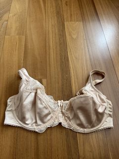 (Category: ) located in . Submitted by ladyshop01 (Listing ID 1448520353, Image 1). Description: .