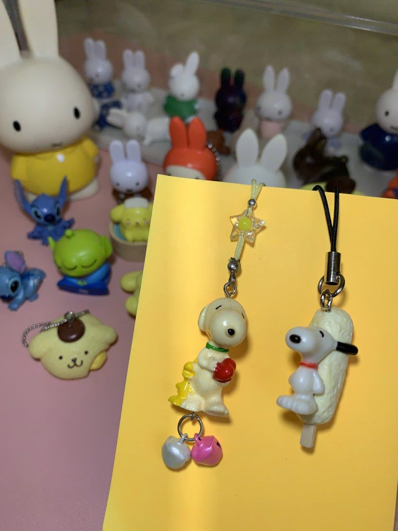Snoopy Baskin Robbins phone charm keychain (Category: Character Goods) located in Rizal. Submitted by heypapermoon (Listing ID 1448527064, Image 2). Description: Snoopy phone charm keychain - Without plastic: 100.00 each - Baskin Robbins (sealed): 150.00 Never been used Manage your expectation RFS: declutter Message me here for any question regarding the item.