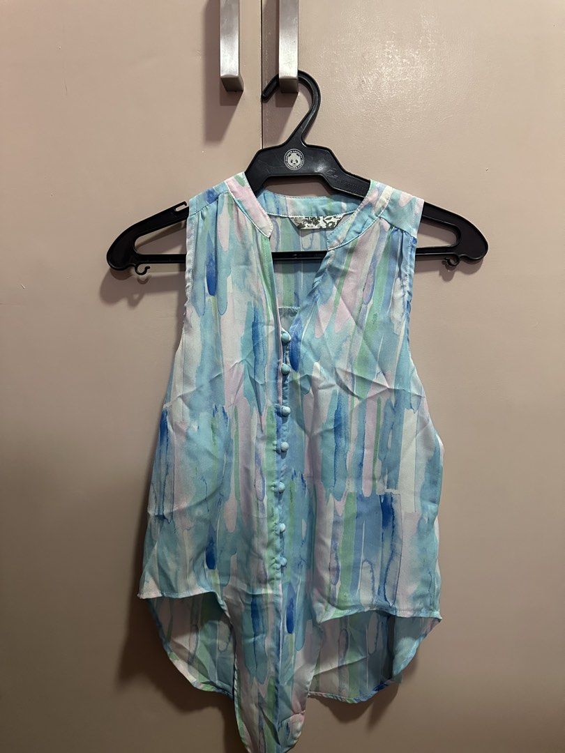 Tie Dye Sleeveless (Category: Sleeveless) located in Cabanatuan. Submitted by sabbbiee (Listing ID 1448649745, Image 2). Description: 🌷 Decluttering my closet! Selling my pre-loved clothes that are still in great condition. Affordable prices, well-loved, and located in Cabanatuan City. Shipping fee is shouldered by the buyer. Feel free to message me for more details! 💕.