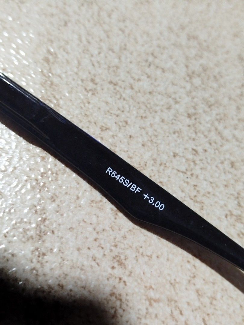 Tortoiseshell Round Reading Glasses +3.00 (Category: Sunglasses & Eyewear) located in Taguig. Submitted by giango1313 (Listing ID 1448487841, Image 3). Description: - Round tortoiseshell reading glasses - Lens power: +3.00 - Frame size: 130mm - Black arms - Lightweight and comfortable - Ideal for reading or computer use.