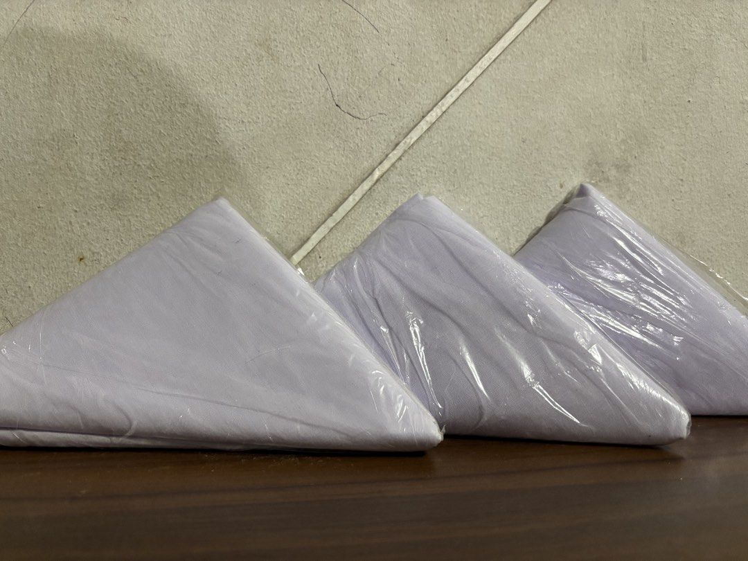 Triangular Bandage (Category: Medical Supplies & Tools) located in Manila. Submitted by rosel2001 (Listing ID 1448535895, Image 1). Description: - Triangular Bandages - Ideal for first aid and support - Individually wrapped for hygiene - Versatile use for injuries.