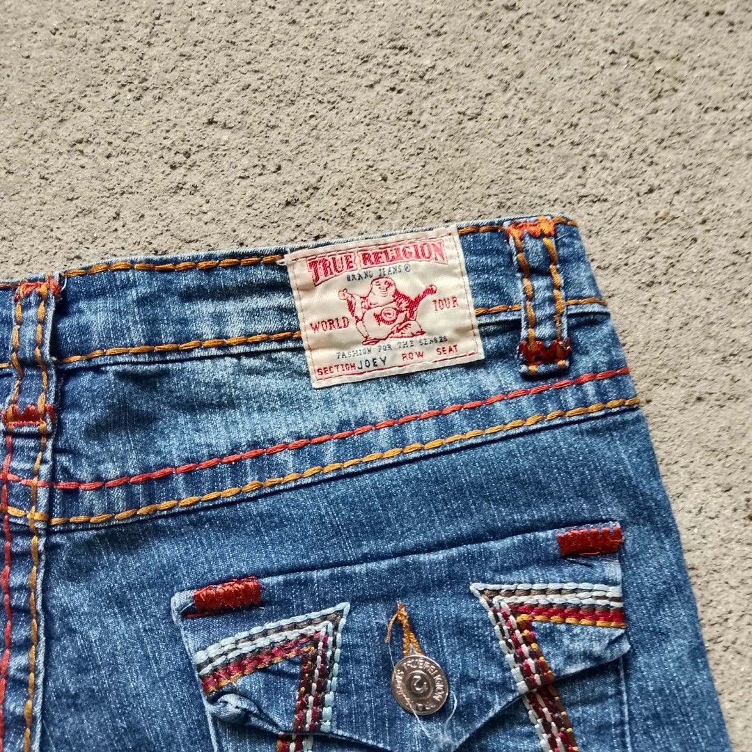True religion - "joey" Super T Short (Category: Shorts) located in Cavite. Submitted by blasterr21 (Listing ID 1448594867, Image 3). Description: true religion joey super T short size 29 on tag used but in good condition y2k era (2008) waist: 29 inches length: 11 inches.