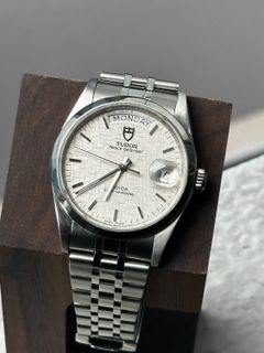 (Category: ) located in . Submitted by timepiecetalk (Listing ID 1448545292, Image 1). Description: .