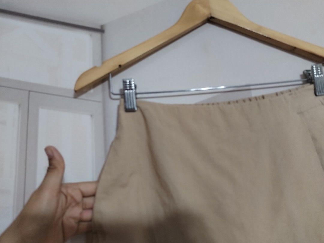 Uniqlo linen blend tan skort (Category: Shorts) located in Lucena. Submitted by styleddsc (Listing ID 1448496625, Image 3). Description: .