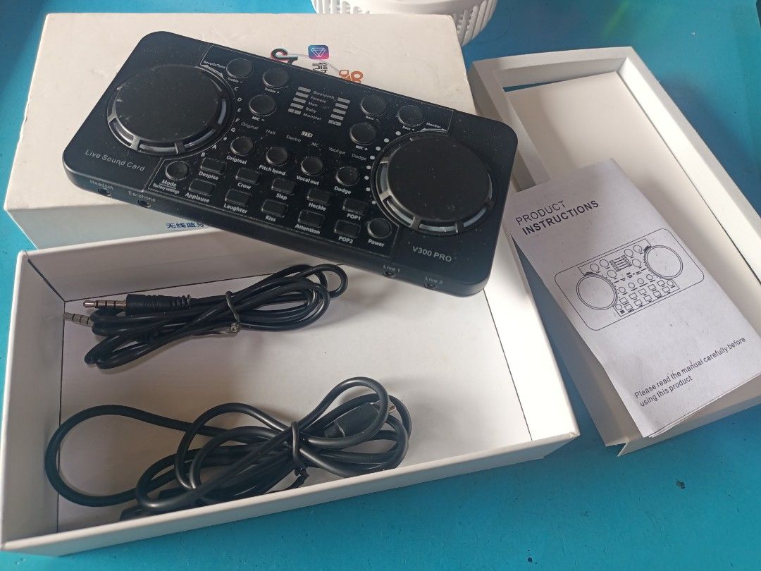 V300 Pro Soundcard Multimedia Use bnew complete (Category: Other Audio Equipment) located in Caloocan City. Submitted by red_rob (Listing ID 1448529388, Image 2). Description: V300 Pro Sound Card Multimedia Brand New - opened only to test Rechargeable Complete with box, manual and accessories D ako marunong gumamit Pajo caloocan.