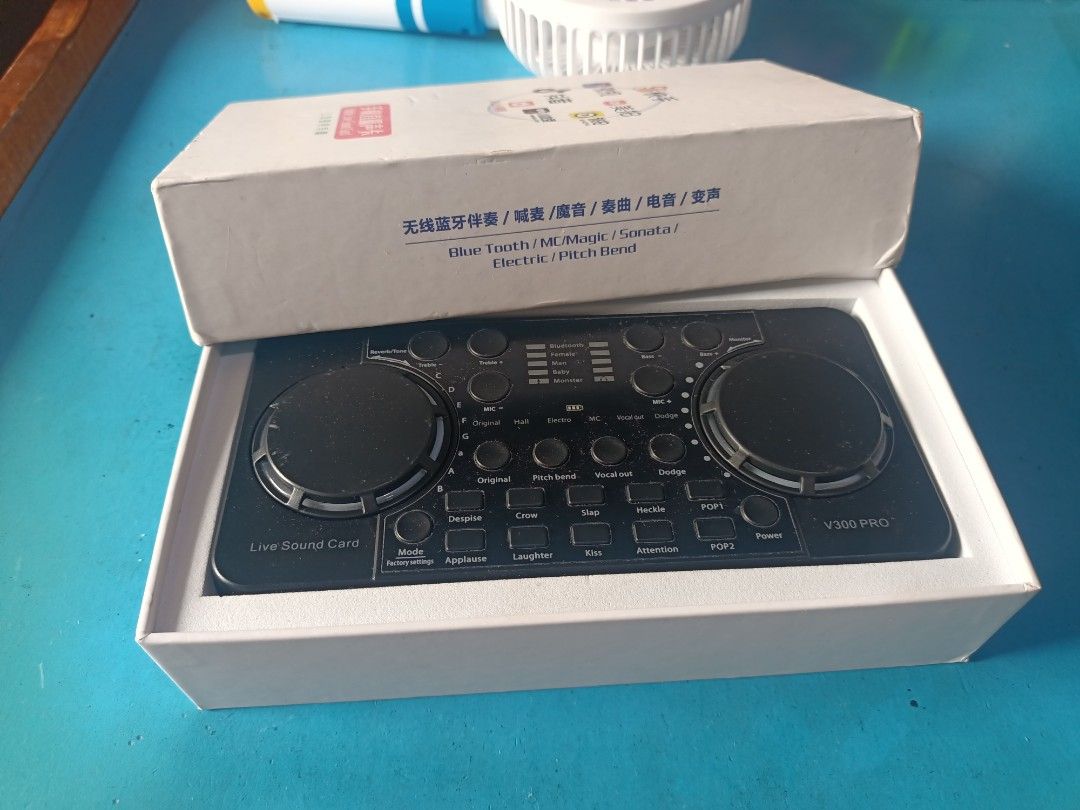 V300 Pro Soundcard Multimedia Use bnew complete (Category: Other Audio Equipment) located in Caloocan City. Submitted by red_rob (Listing ID 1448529388, Image 1). Description: V300 Pro Sound Card Multimedia Brand New - opened only to test Rechargeable Complete with box, manual and accessories D ako marunong gumamit Pajo caloocan.