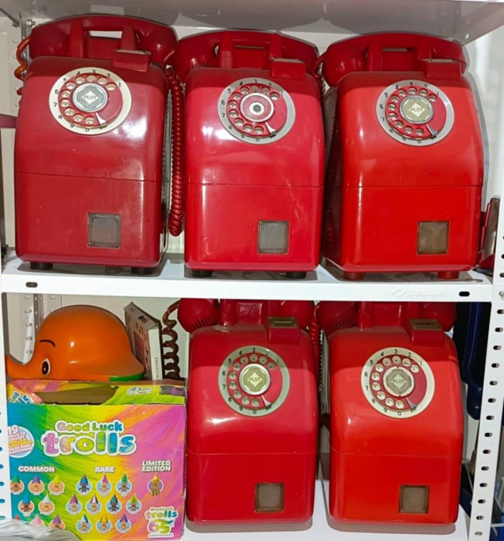 VINTAGE PAYPHONE TELEPHONE (Category: Office Furniture & Fixtures) located in Mandaluyong City. Submitted by LEATHERFACE (Listing ID 1448595416, Image 1). Description: PRICE IS 35K NEGOTIABLE .