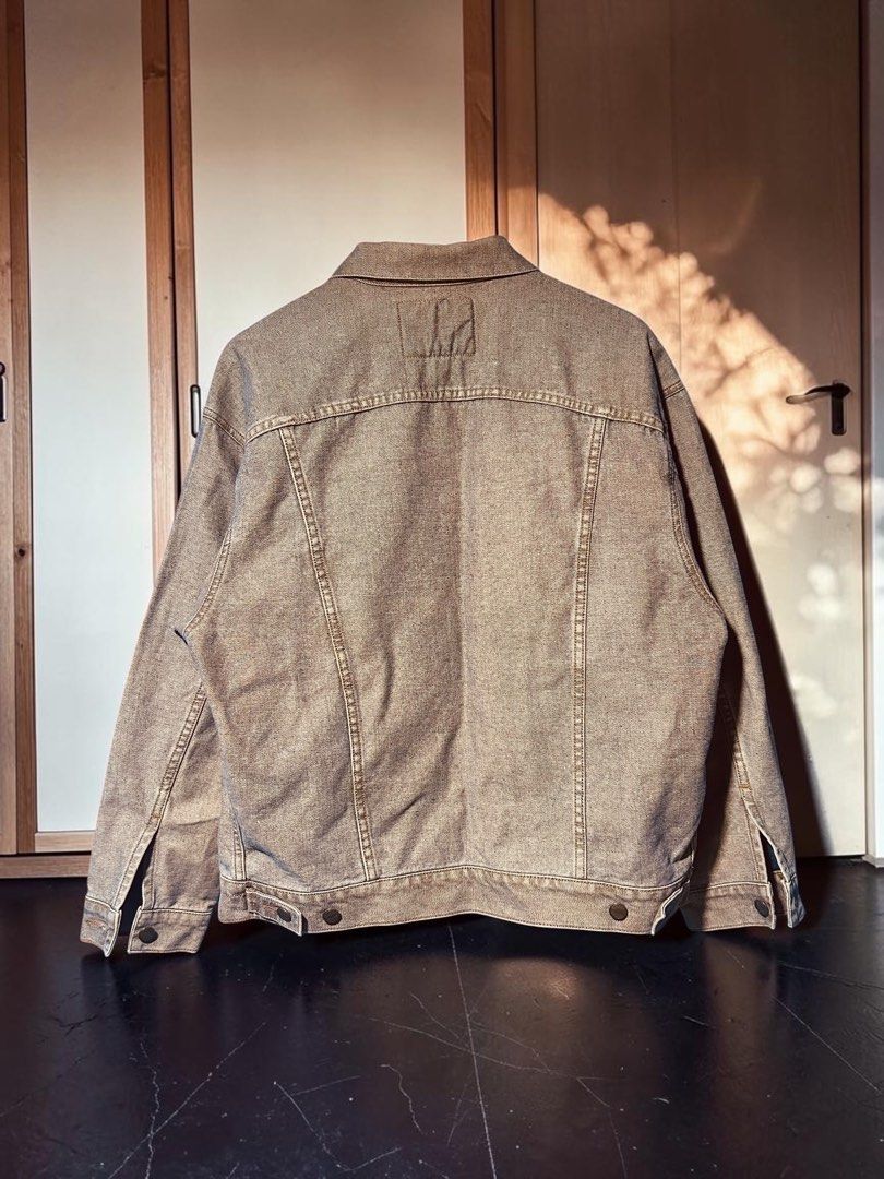 Vintage Structure Denim Brown Jacket (Category: Coats, Jackets and Outerwear) located in Caloocan City. Submitted by marcapina2211 (Listing ID 1448537292, Image 3). Description: Vintage Structure Denim Brown Jacket Size: Large Dimes: 24W 27L Excellent condition No issue ₱850 FREE SF 📍NORTH CALOOCAN (CAROUSELL SELLER).
