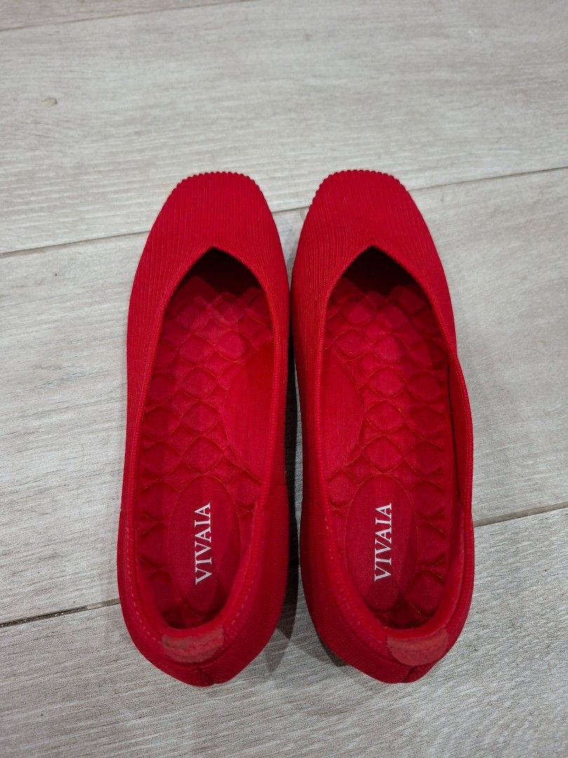 Vivaia Margot 2.0 Ruby Red Ribbed Knit Square Toe V-Cut Flats (Category: Flats & Sandals) located in Quezon City. Submitted by forsyth21 (Listing ID 1448578228, Image 2). Description: - Used only once - 36.5 EU or 23.5cm or 6 US - fixed price.