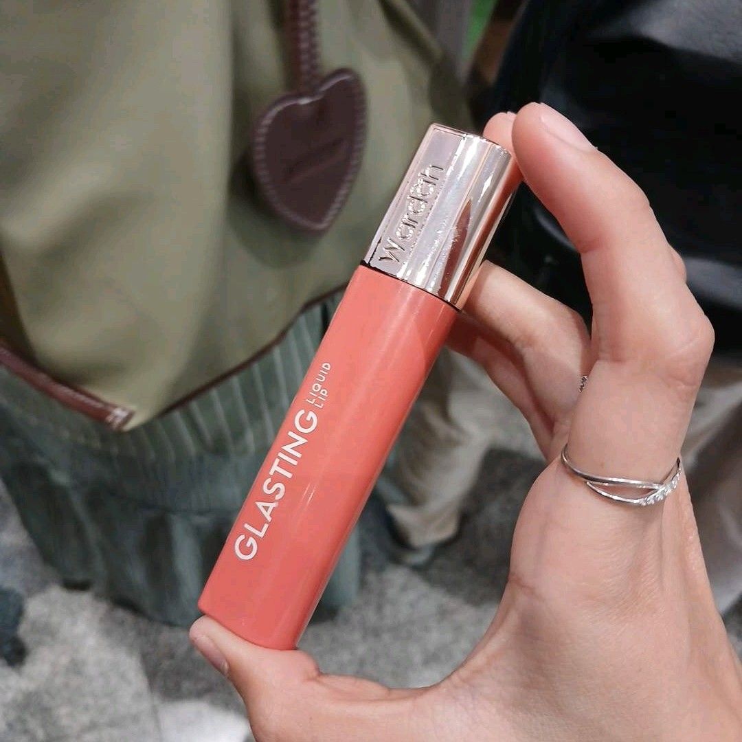 Wardah Glasting Liquid Lip 03 Dazzle Maple (Category: Makeup) located in Petaling Jaya. Submitted by priscillaphobe (Listing ID 1448685626, Image 1). Description: .