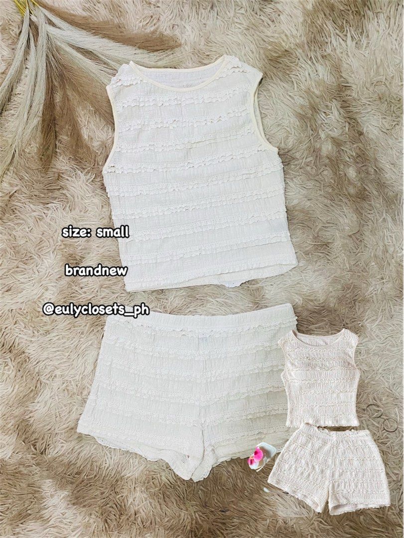 White Beach coords (Category: Sets or Coordinates) located in Pasig City. Submitted by eulybabes (Listing ID 1448608932, Image 1). Description: .