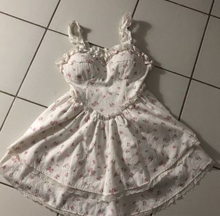 (Category: ) located in . Submitted by klaireeee (Listing ID 1448639802, Image 1). Description: .